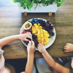 Ohne Fleisch und Milch: Darf ich mein Kind vegan ernähren?