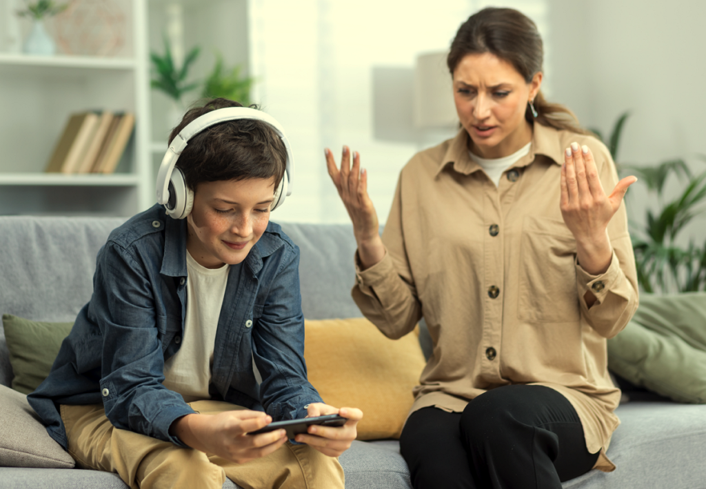 Dürfen Eltern Das Handy Der Kinder Wegnehmen Darf ich meinem Kind das Handy wegnehmen? - Eltern Tipps & Recht
