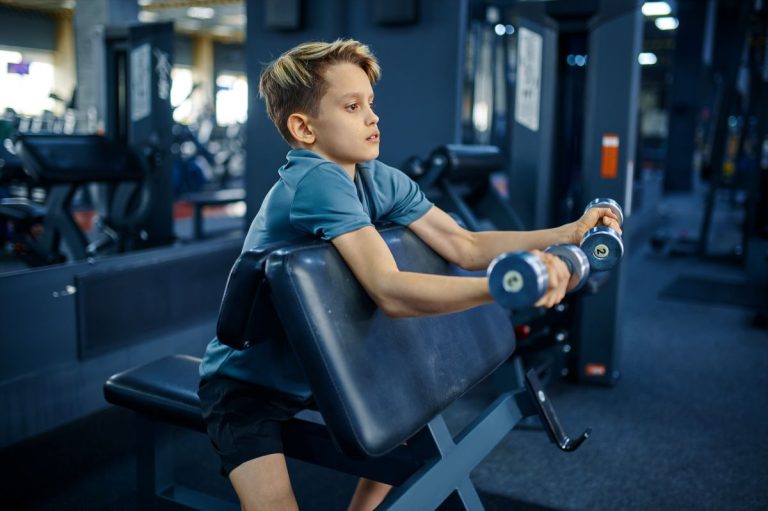 Ab wann dürfen Kinder ins Fitnessstudio? – Alter & Training